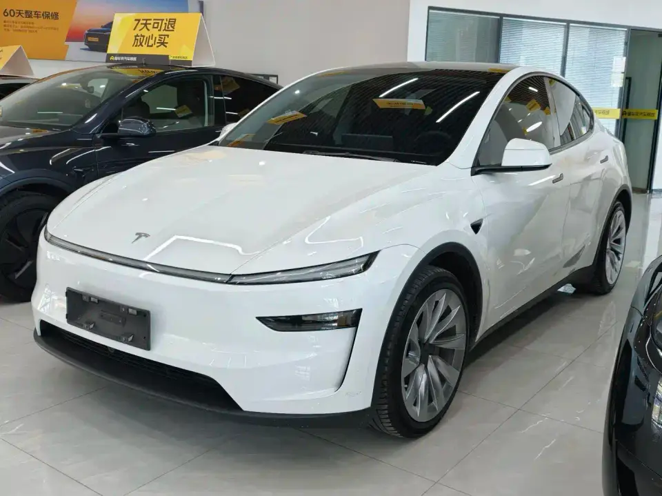 Tesla Model Y Rear-Wheel Drive 2025