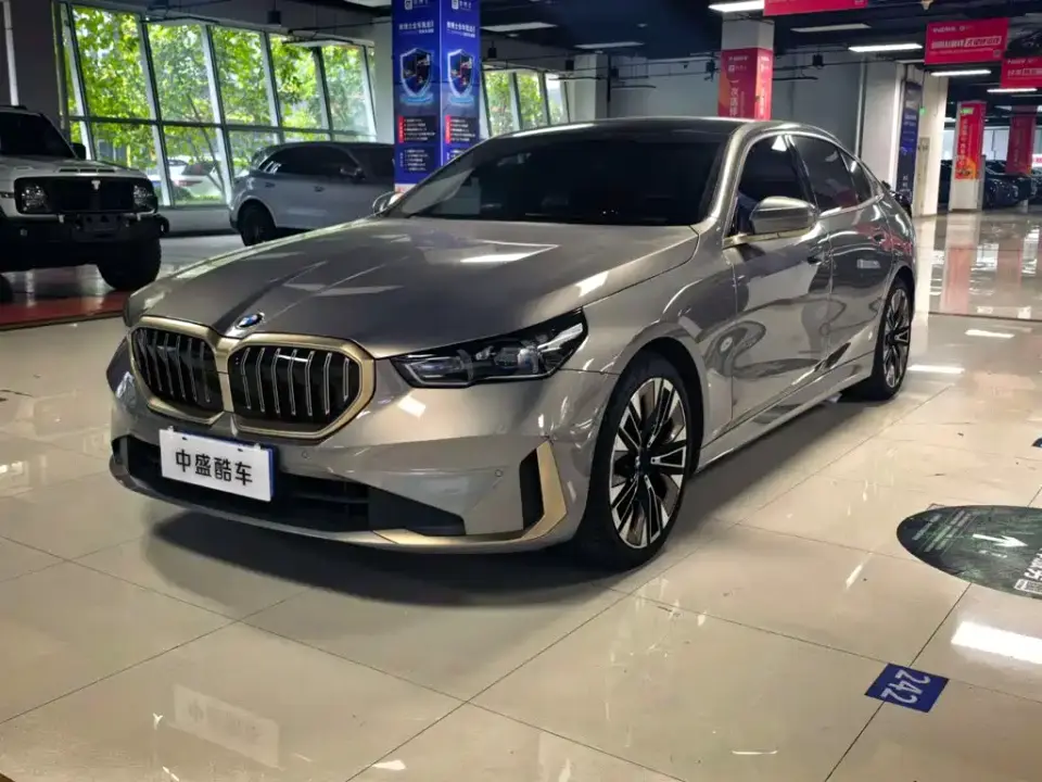 BMW 5 Series 530Li Premium Luxury Package 2024