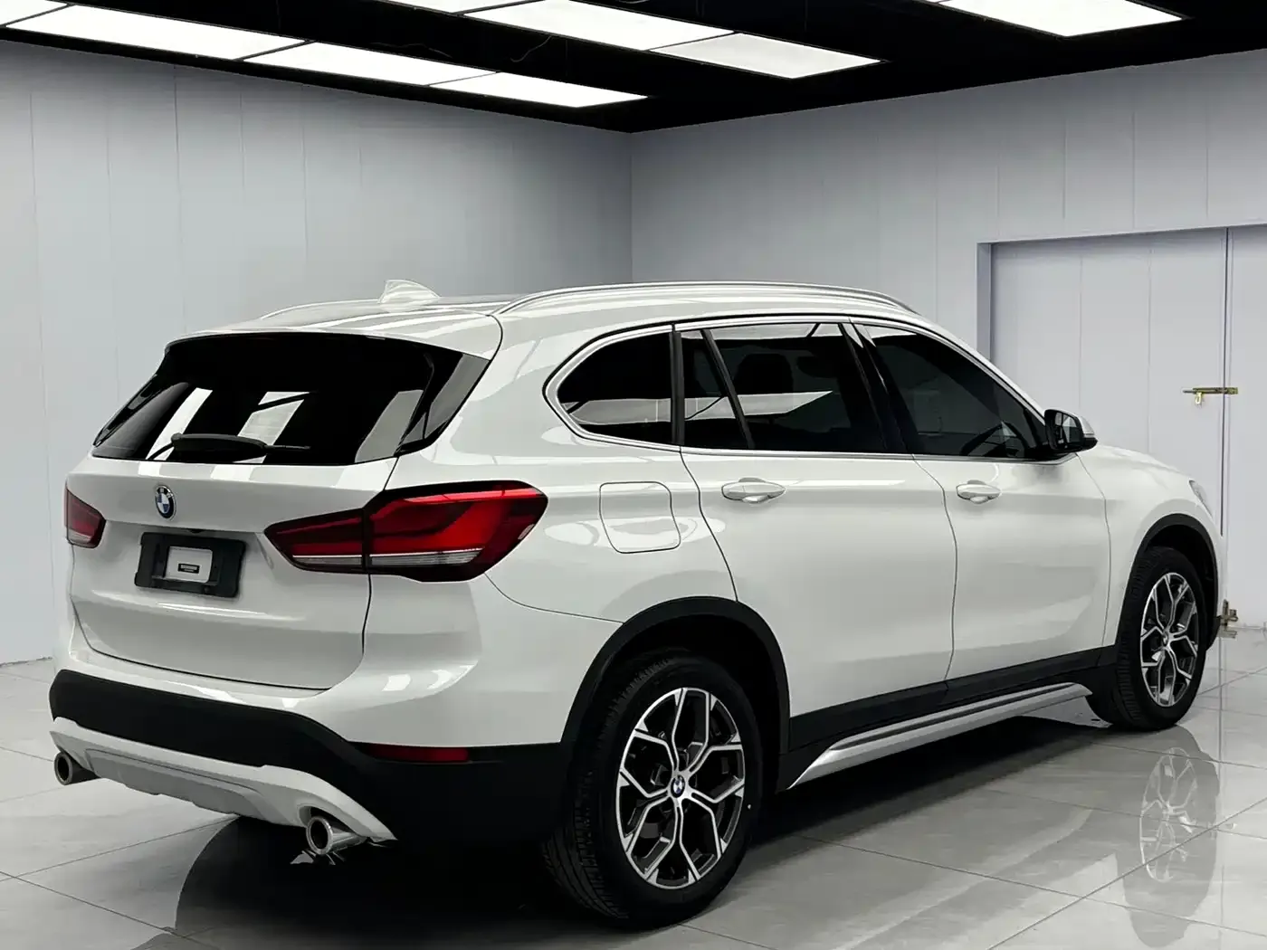 BMW X1 sDrive20Li Fashion 2022 — фото 4