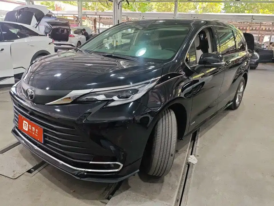 Toyota Sienna 2.5L Hybrid Comfort Edition 2024