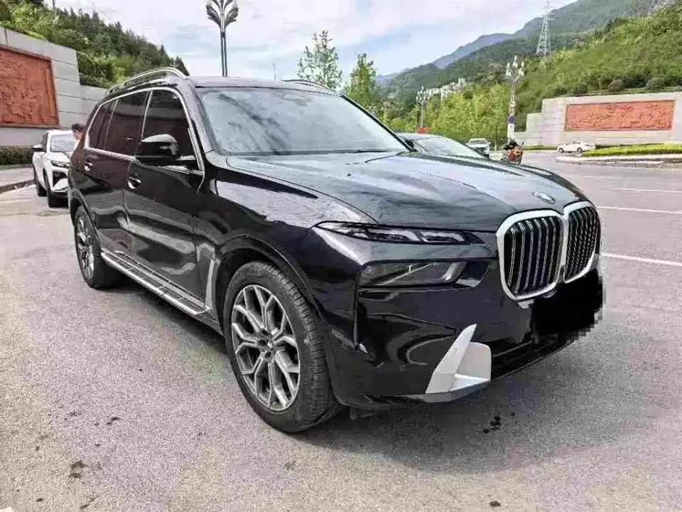 BMW X7 xDrive40i Leading Luxury Package 2023