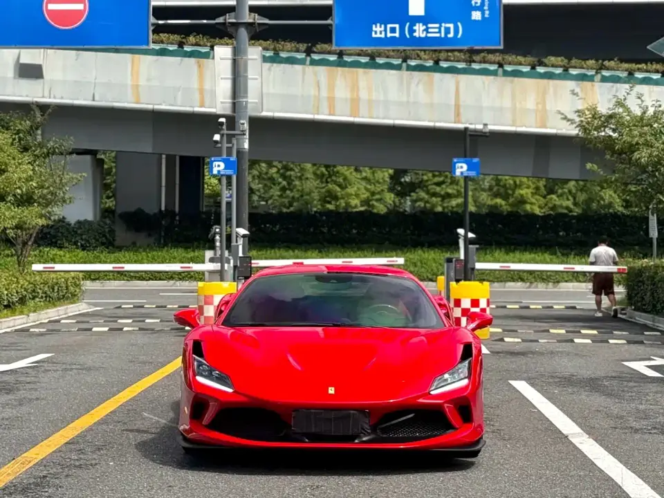 Ferrari F8 Tributo 3.9T V8 2021