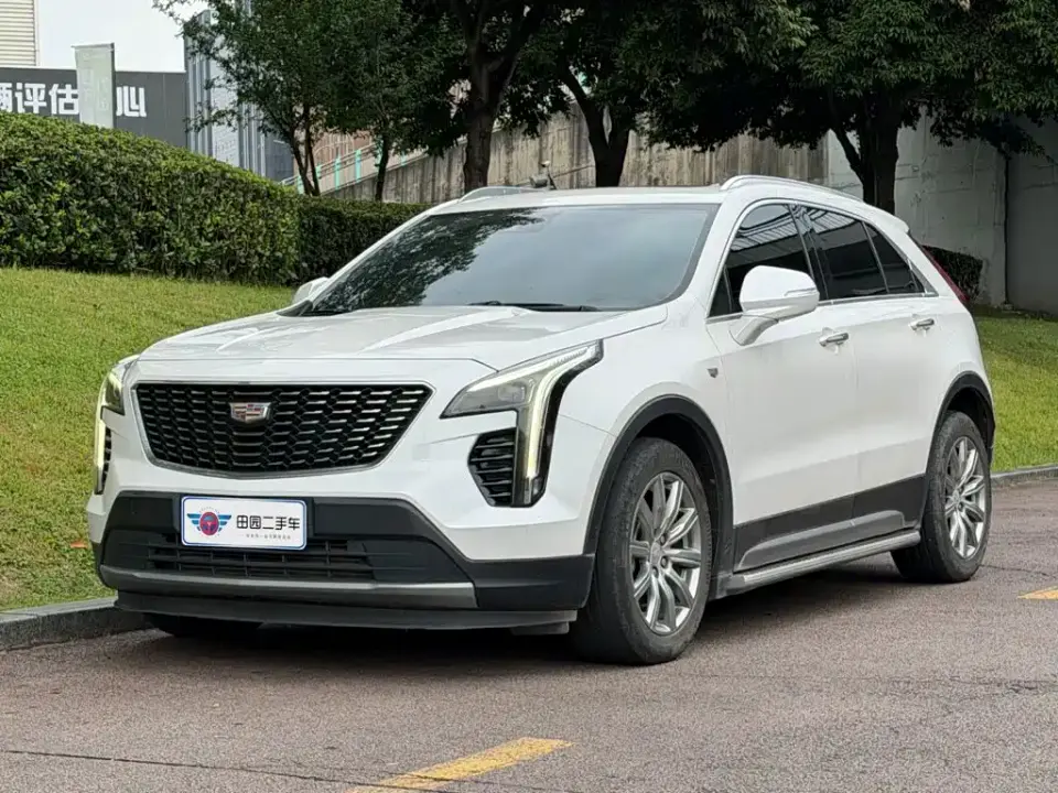 Cadillac XT4 Model Year 28T Two-Wheel Drive Luxury Model 2023