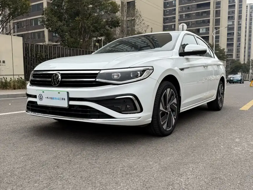 Volkswagen Bora 300TSI DSG Premium Edition 2024