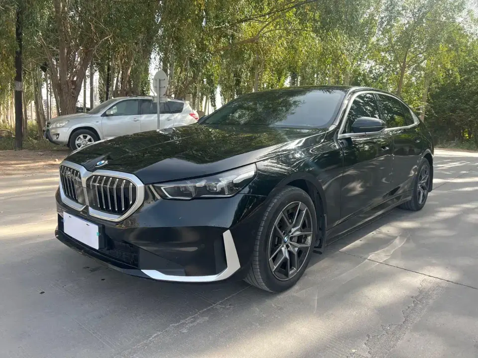 BMW 5 Series Model Year Facelift 530Li Leading Luxury Package 2026