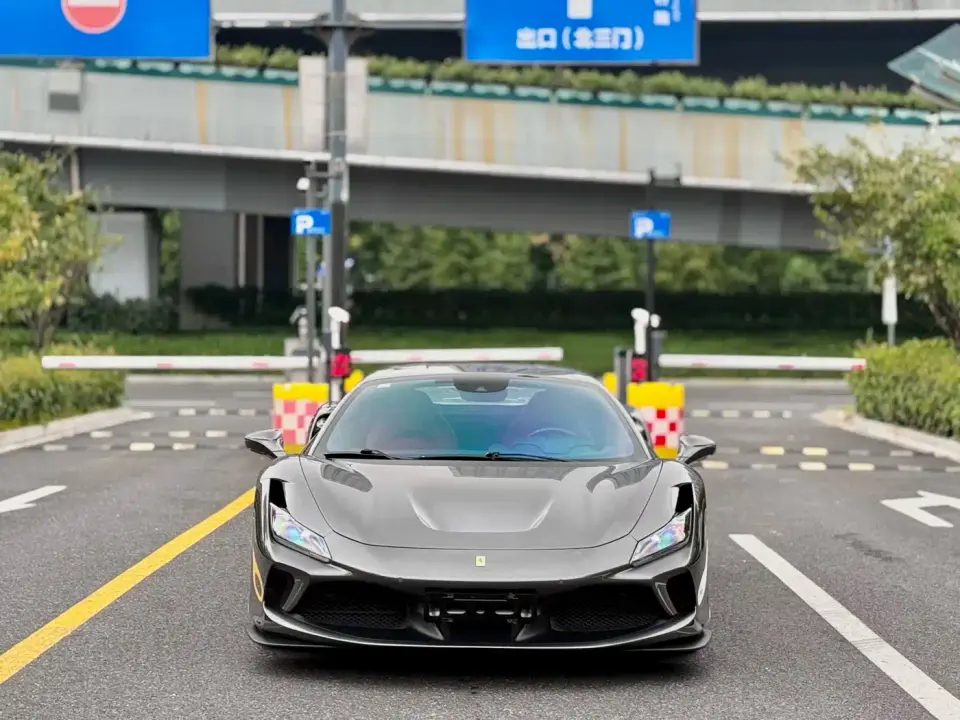 Ferrari F8 Tributo 3.9T V8 2021