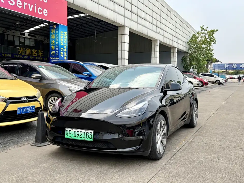 Tesla Model Y Standard Range Rear-Wheel Drive 2022