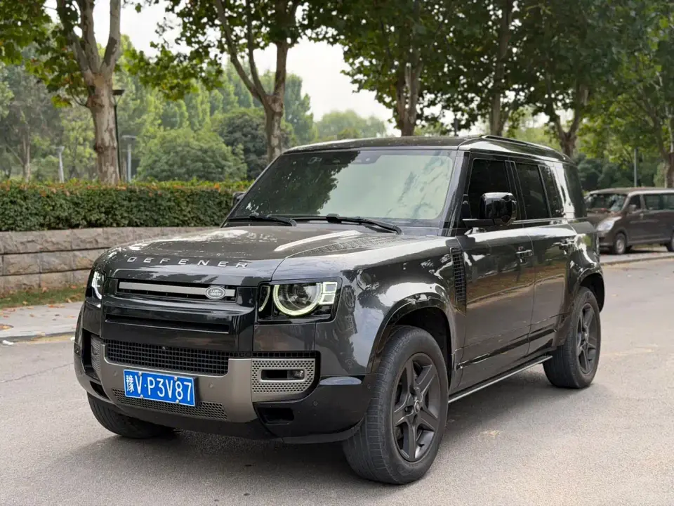 Land Rover Defender Model 110 3.0T P400 X-DYNAMIC HSE 2023