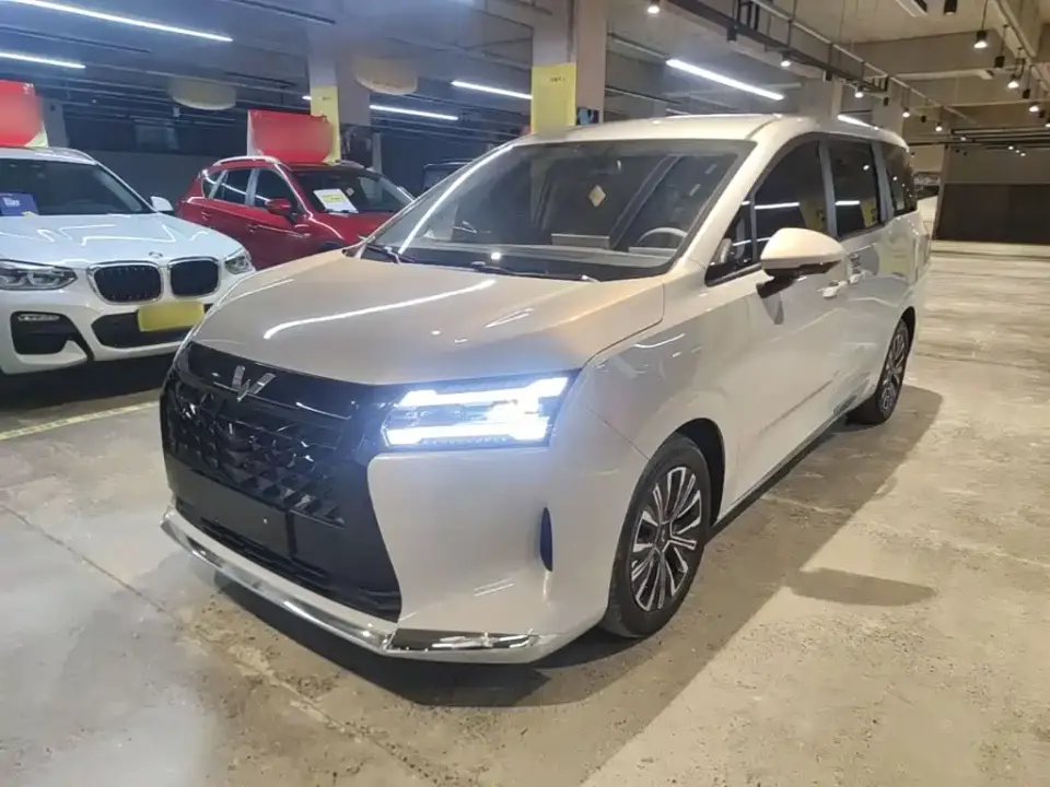 Wuling Motors Xingguang 730 New Energy Model Plug-in Hybrid Base Version 2026