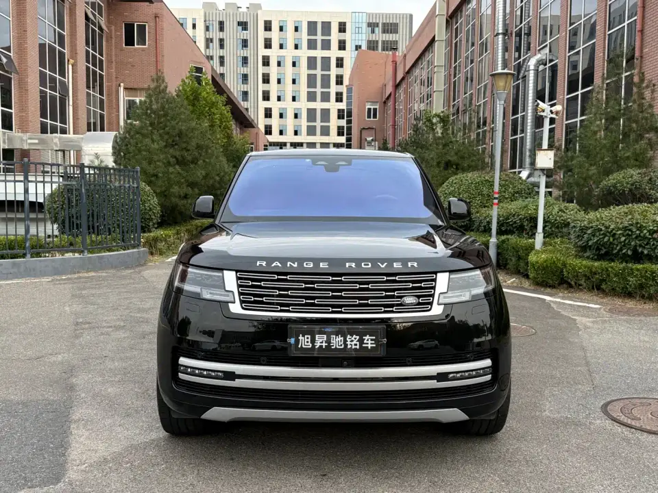 Land Rover Range Rover 3.0 L6 400PS Genesis Extended Wheelbase 2025