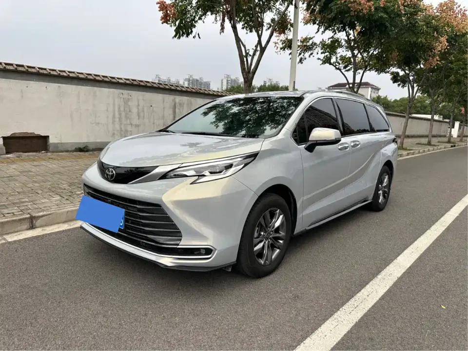 Toyota Sienna 2.5L Hybrid AWD Exclusive Edition 2026