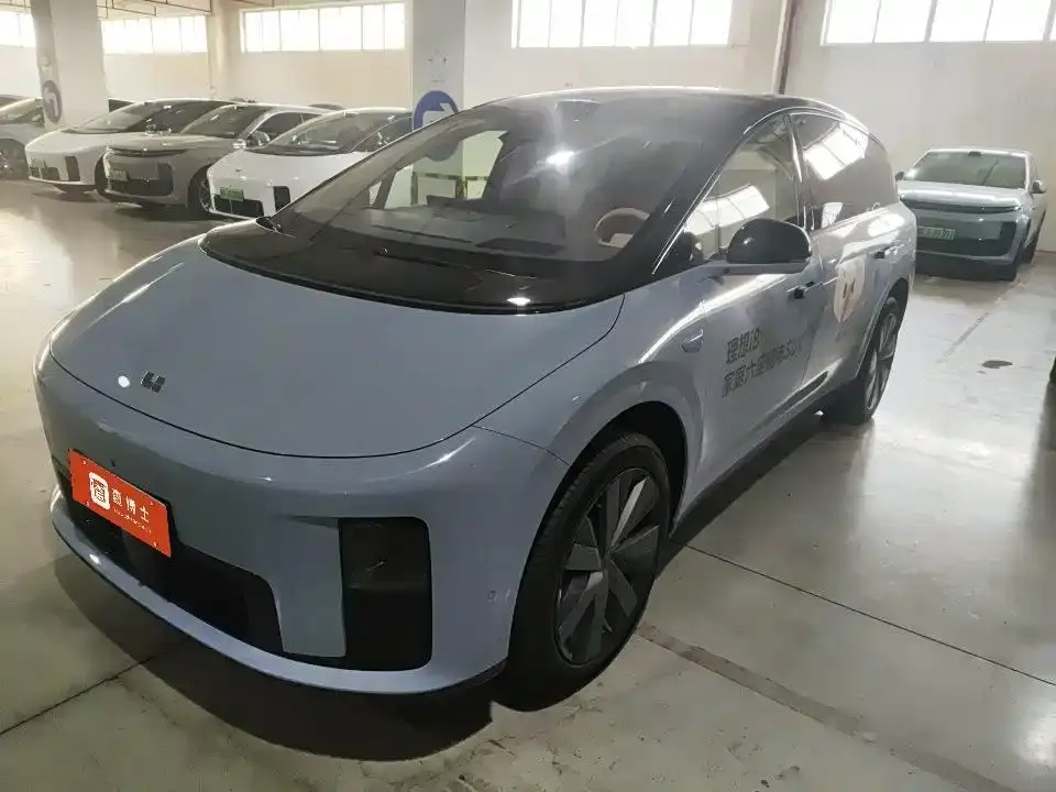Li Auto Li i8 Standard Edition 2025