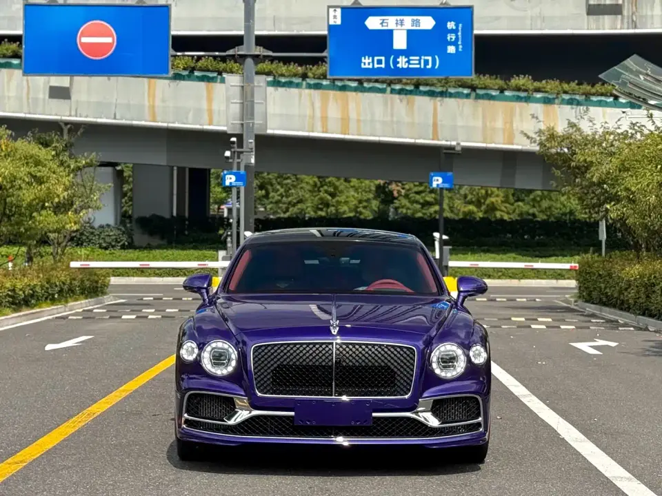 Bentley Flying Spur 4.0T V8 Standard Edition 2024