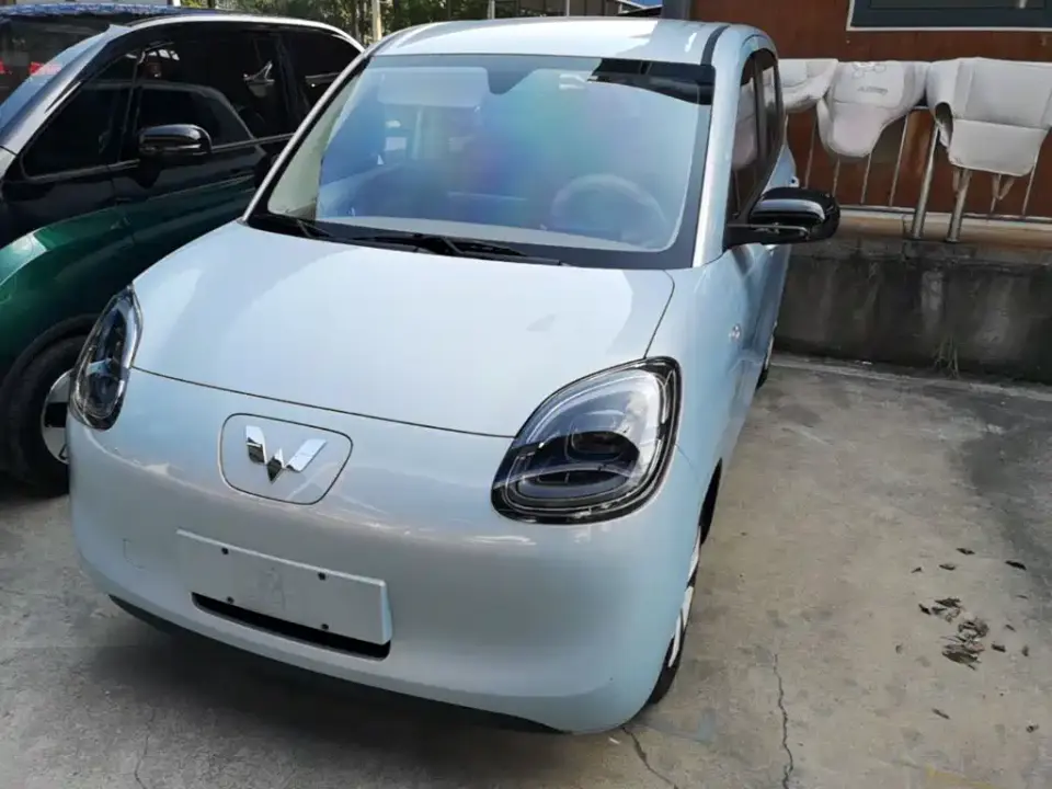 Wuling Motors Hongguang MINIEV 4-Door Advanced 2025