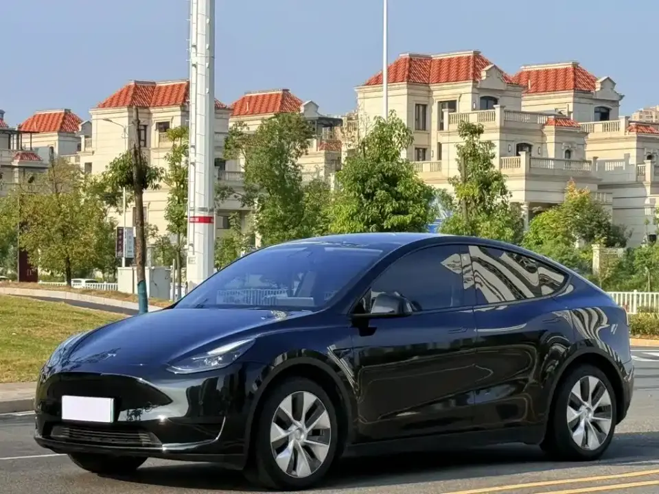Tesla Model Y Facelift Rear-Wheel Drive Version 2023