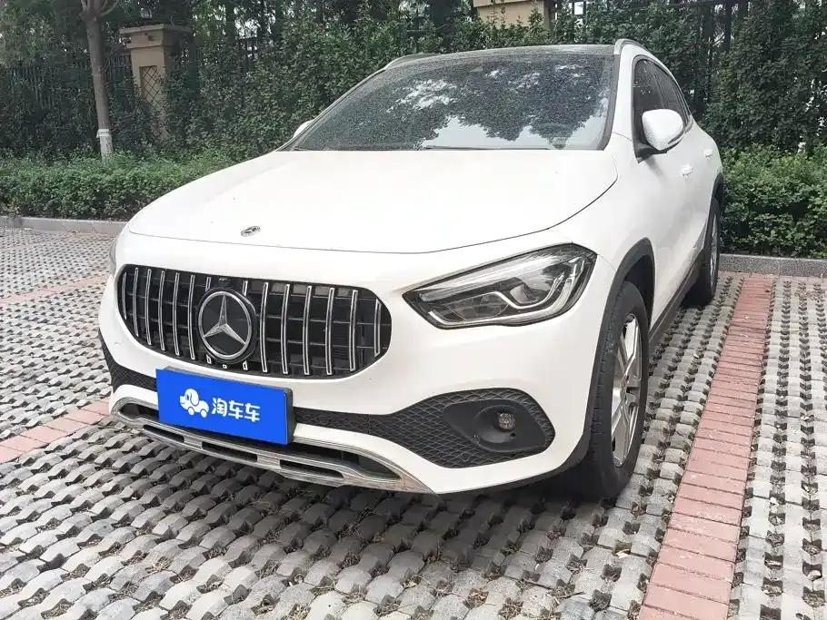 Mercedes-Benz GLA-Class GLA 200 2023