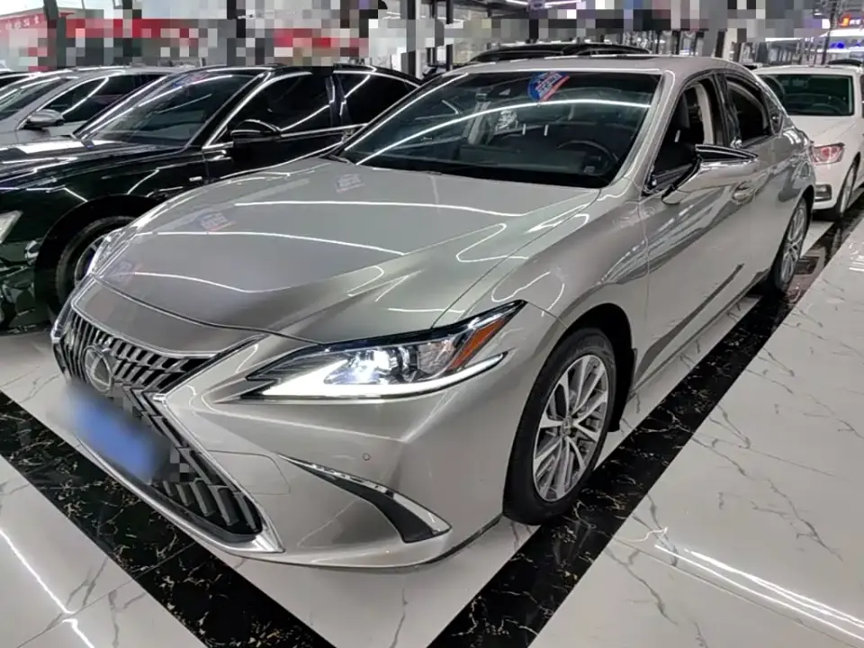 Lexus ES 200 Excellence Edition 2022