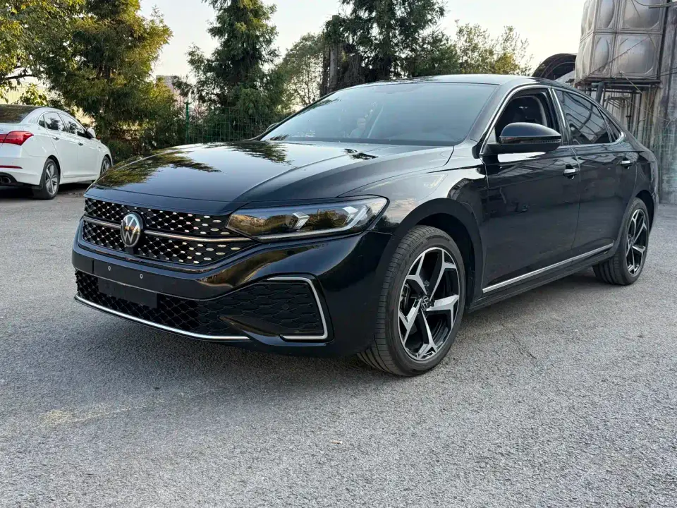 Volkswagen Passat Outstanding 380TSI Starlight Dragon Soaring Edition 2025