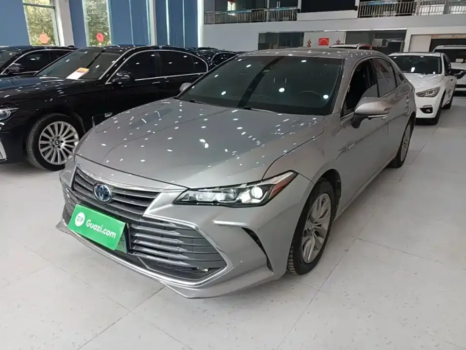 Toyota Avalon Hybrid 2.5L XLE Premium Edition 2022
