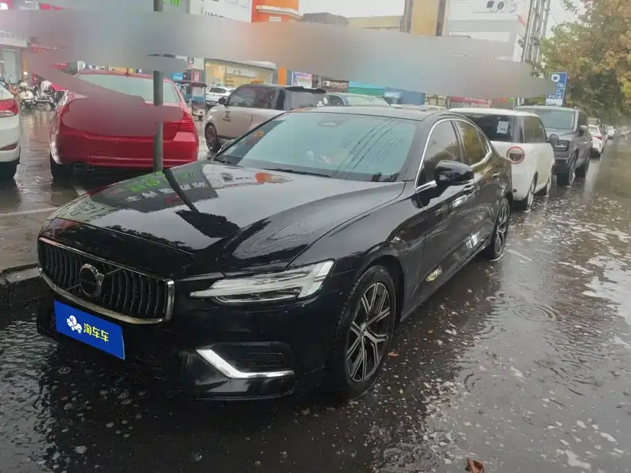 Volvo S60 B4 Smart Luxury Edition 2026