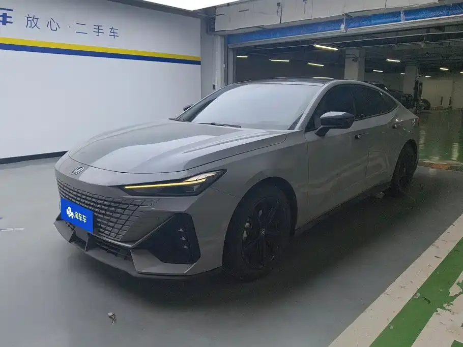 Changan UNI-V 1.5T Premium Model 2022