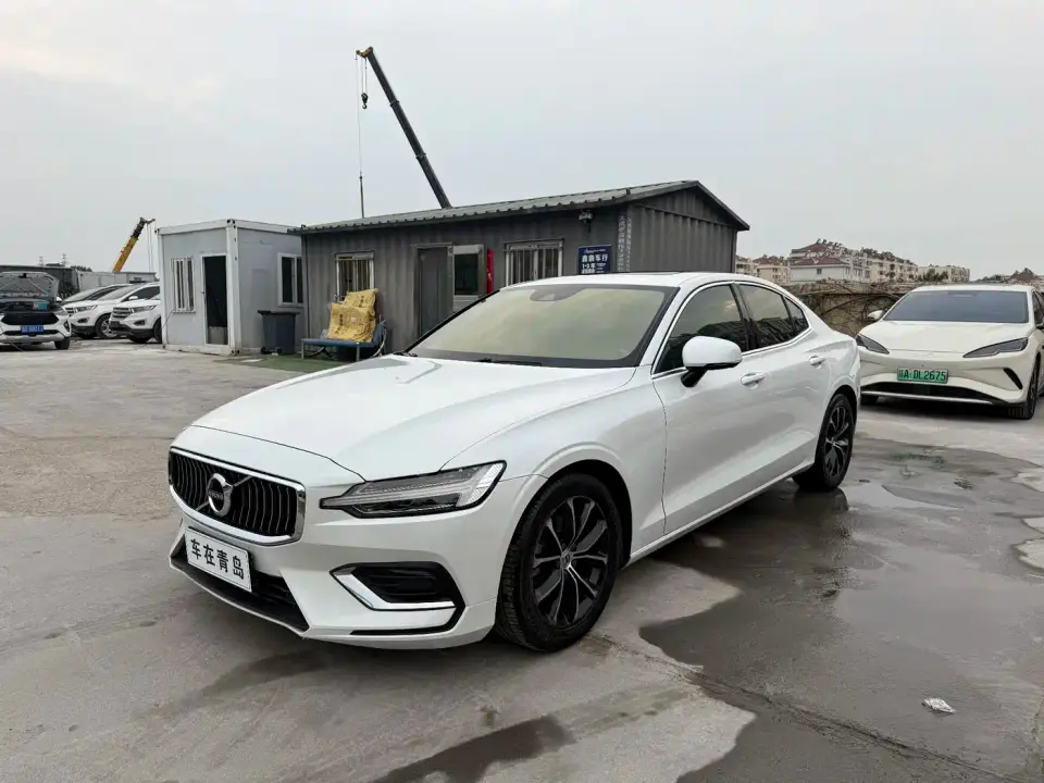 Volvo S60 T4 Momentum Luxury Edition 2020