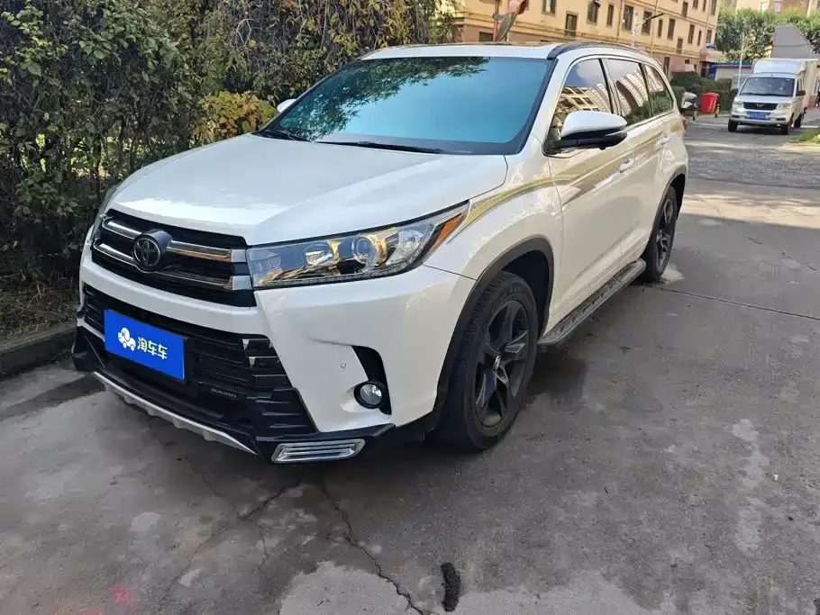 Toyota Highlander Model 2.0T 4WD Knight Edition 7-Seater China VI 2020