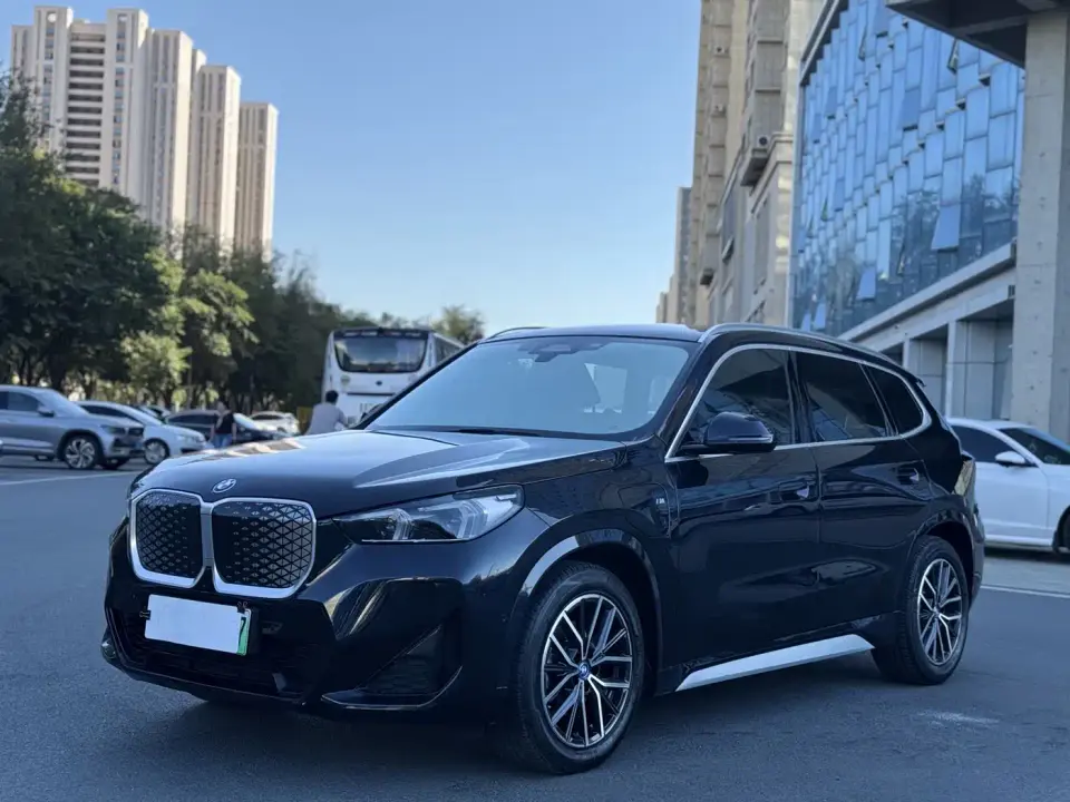 BMW iX1 eDrive25L M Sport Package 2024