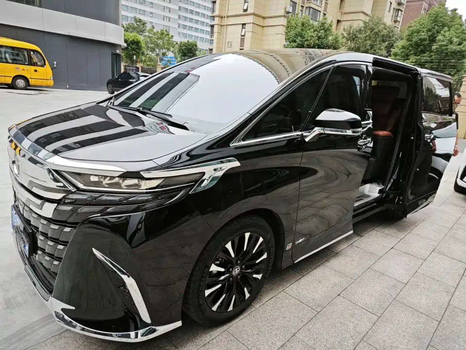 Toyota Alphard Hybrid 2.5L Ultimate Enjoyment Edition 2025
