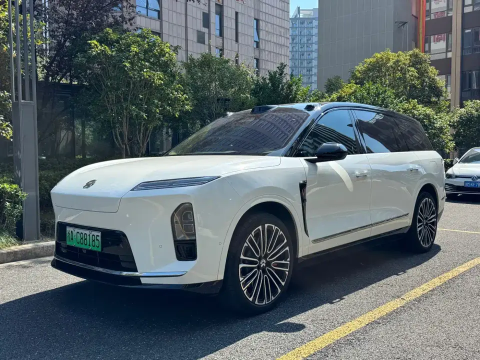 NIO ES8 Base Model 2025