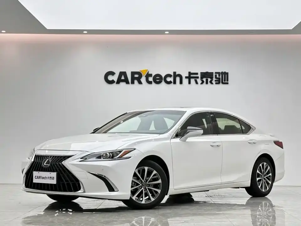 Lexus ES 300h Excellence Edition 2023