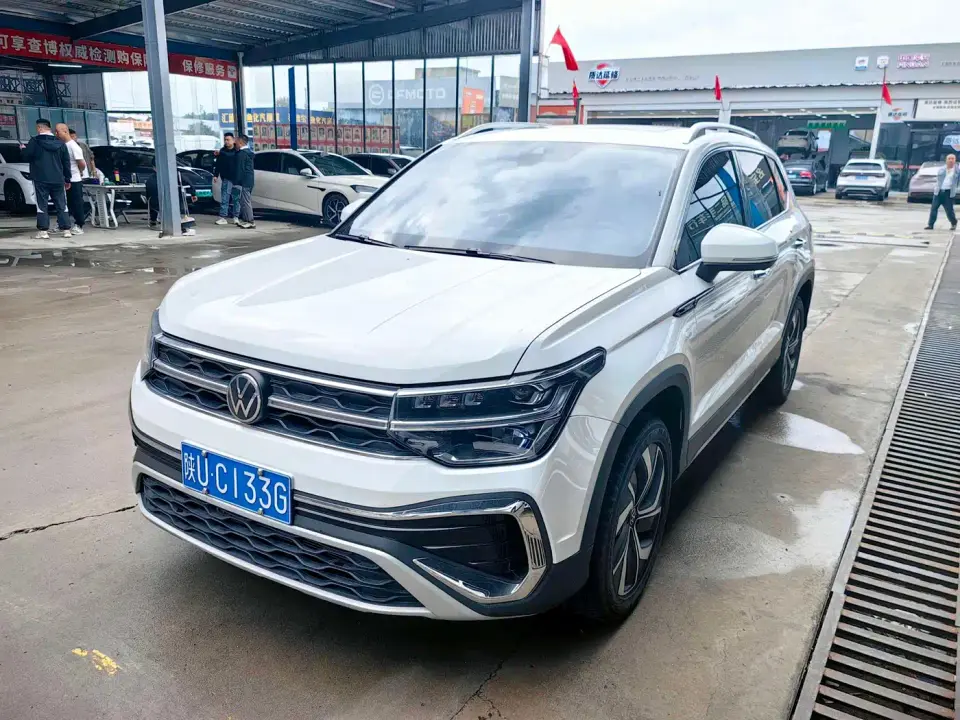 Volkswagen Tharu 300TSI 2WD Full Moon Edition 2025