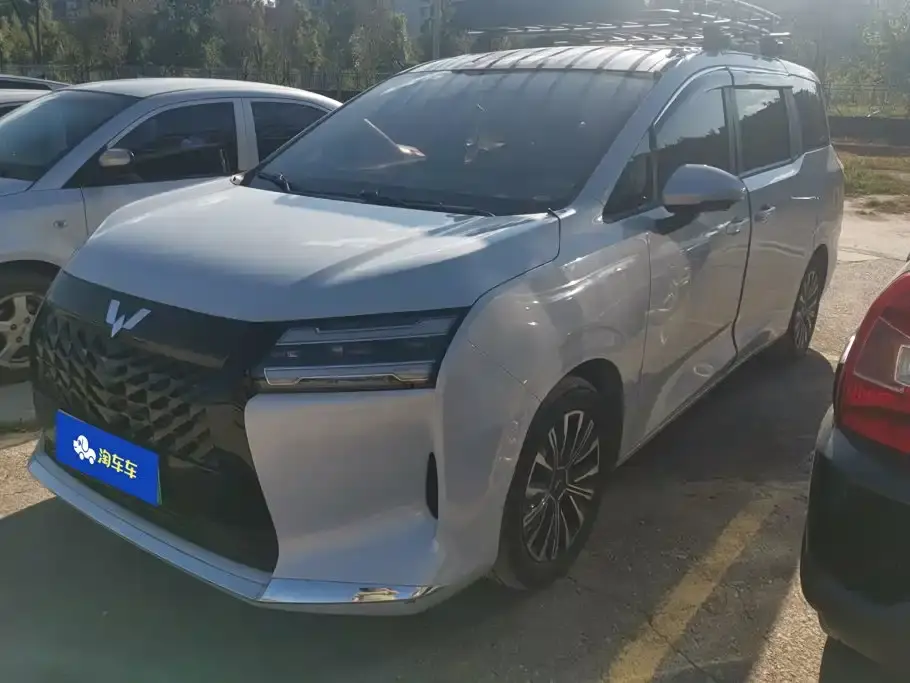 Wuling Motors Xingguang 730 New Energy Model Plug-in Hybrid Base Version 2025