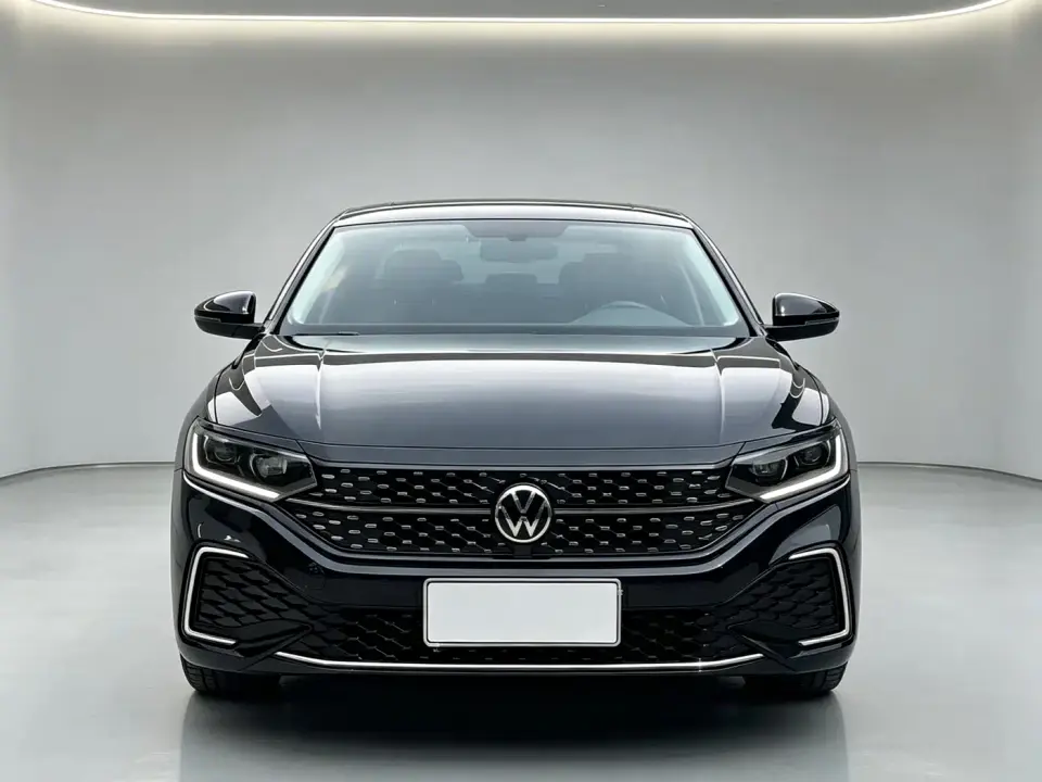 Volkswagen Passat Model 380TSI Starlight Elite 2024