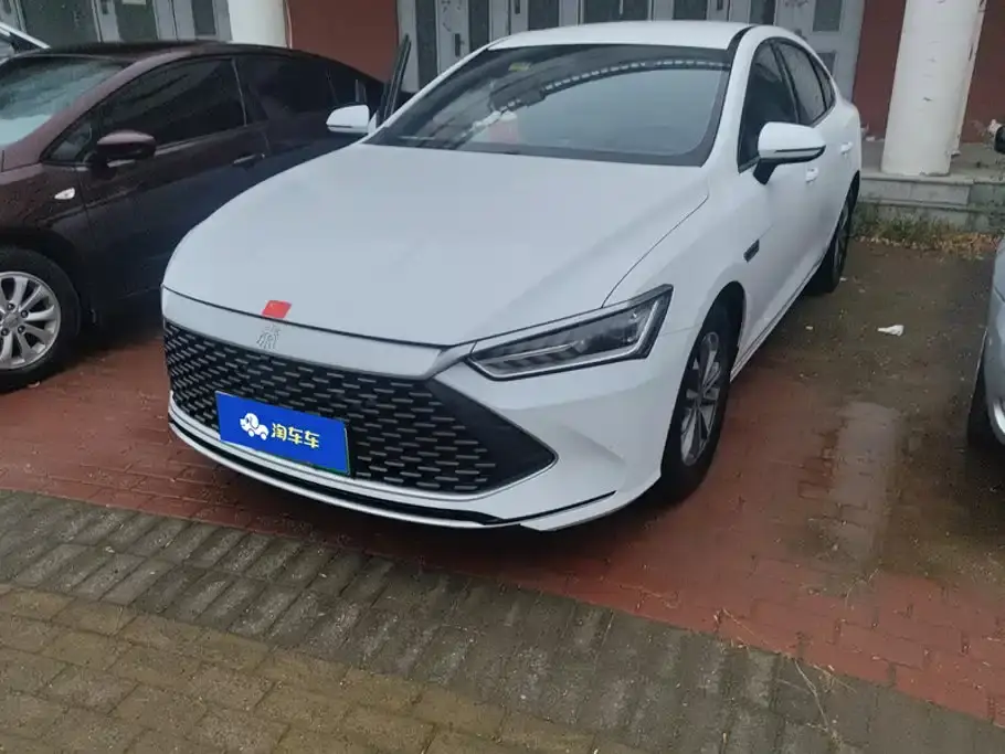 BYD Qin PLUS Glory Edition DM-i 55KM Leading 2025