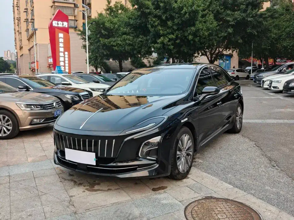 Hongqi E-QM5 500km Travel Edition 2024