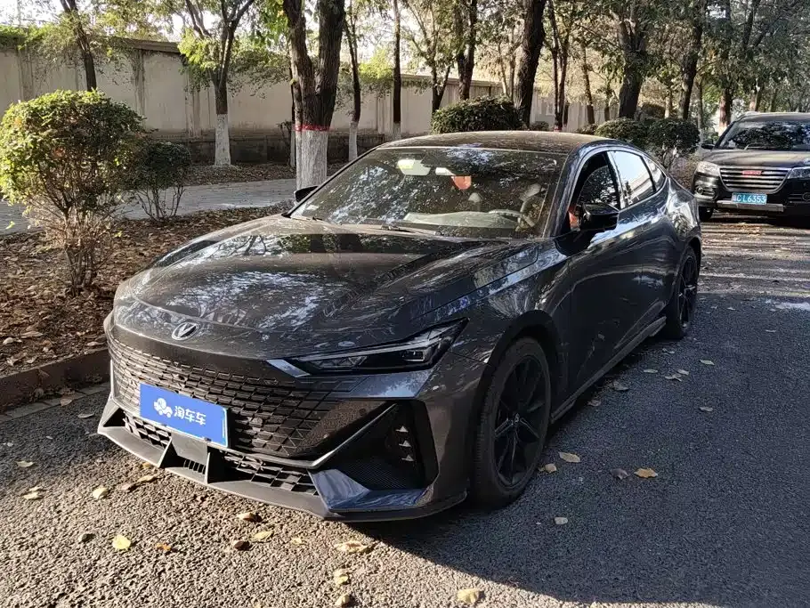 Changan UNI-V 1.5T Premium Model 2023