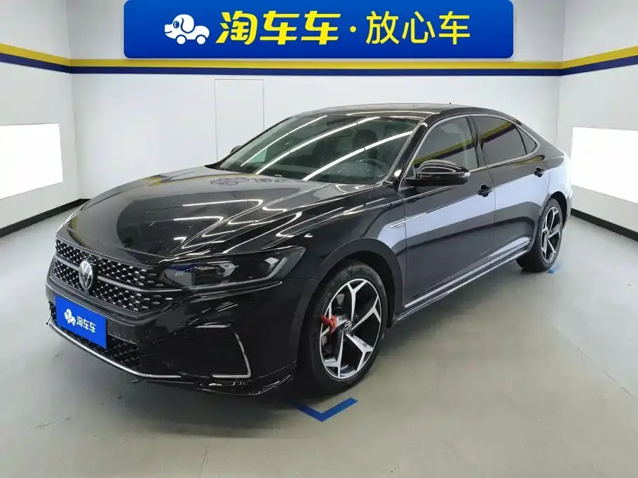 Volkswagen Passat 330TSI Starlight Elite Edition 2022