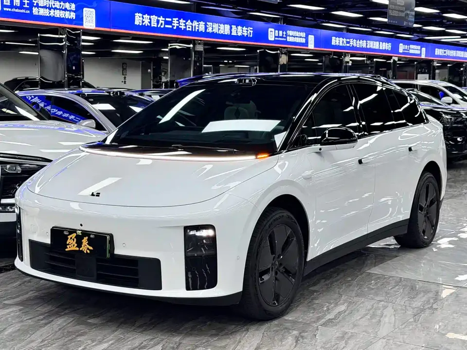 Li Auto i6 2WD Base Model 2026