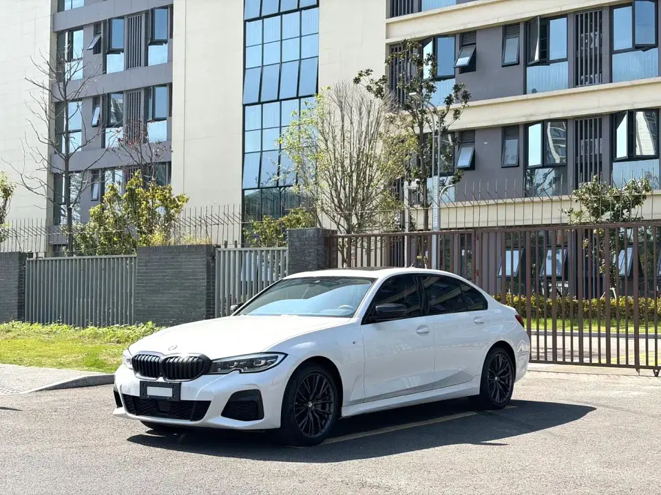 BMW 3 Series 330i M Sport Blackout Package 2022