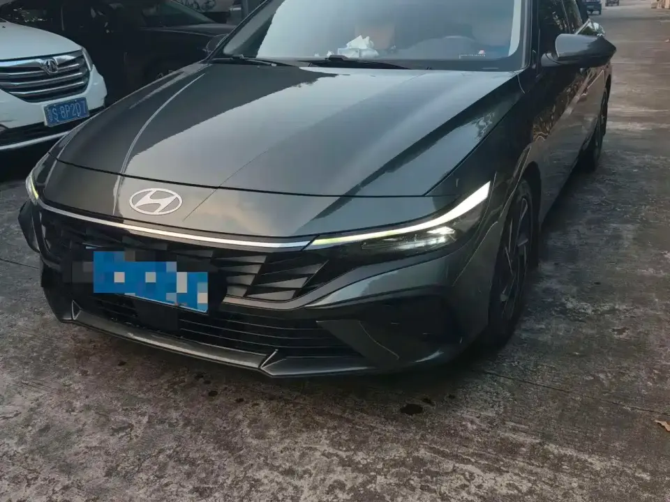 Hyundai Elantra Model 1.5L CVT LUX Premium Edition 2024
