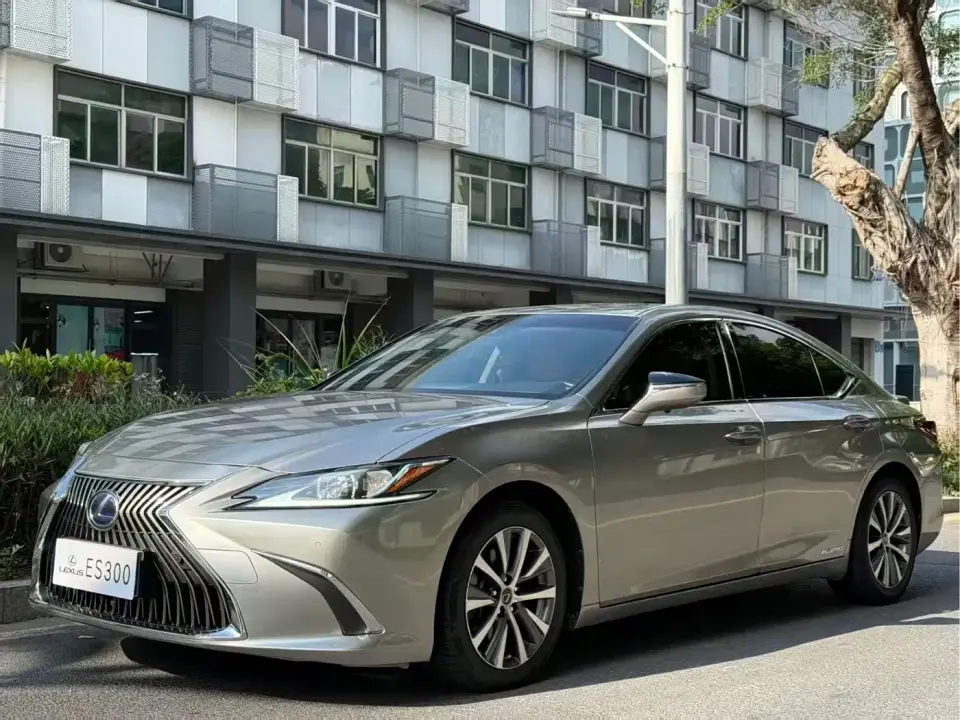 Lexus ES Model 300h Excellence Edition 2020