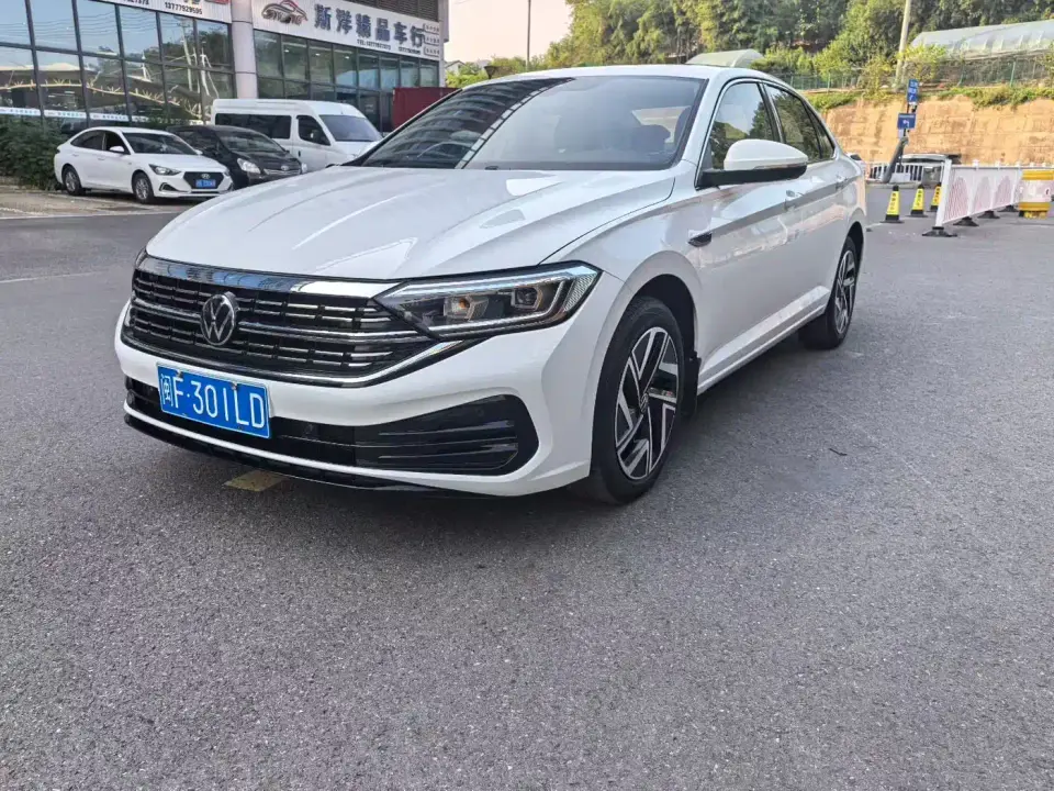 Volkswagen Sagitar 300TSI DSG Surpassing Edition 2023