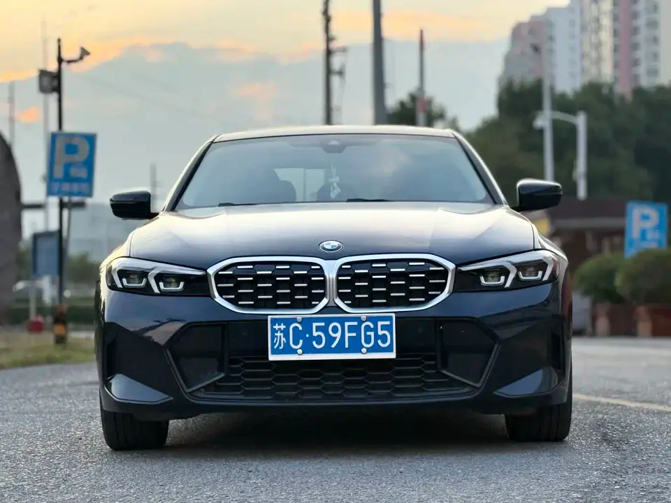 BMW 3 Series 325i M Sport Package 2023