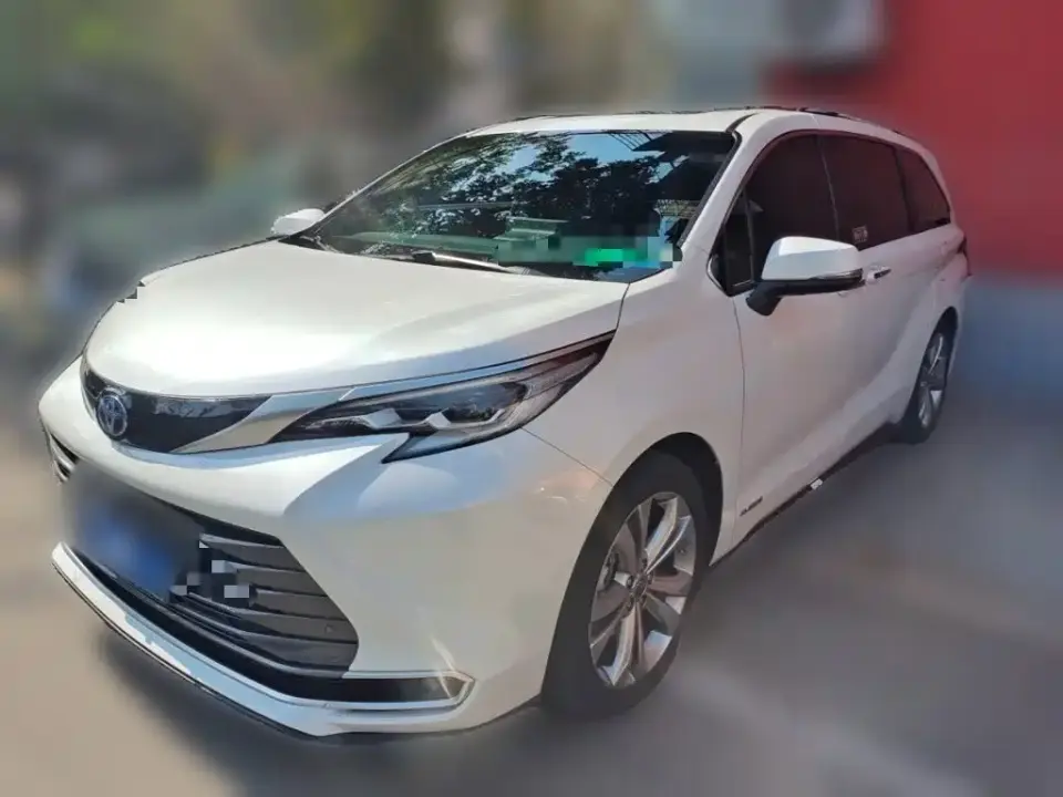 Toyota Sienna 2.5L Hybrid Ultimate Edition 2023