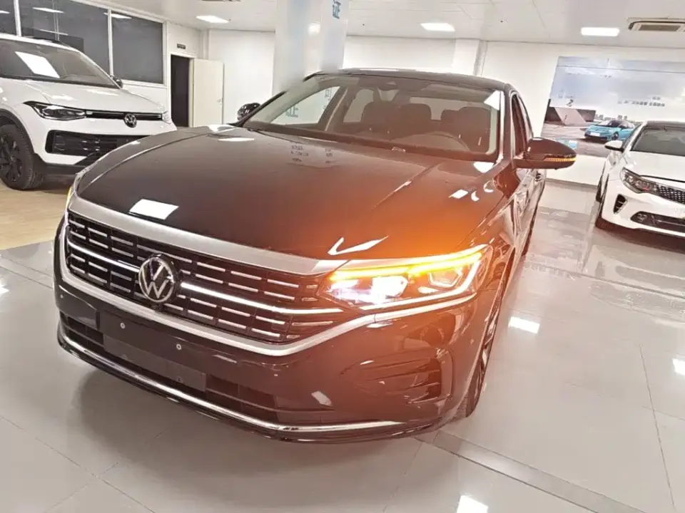Volkswagen Passat Outstanding 380TSI Dragon Glory Edition 2025