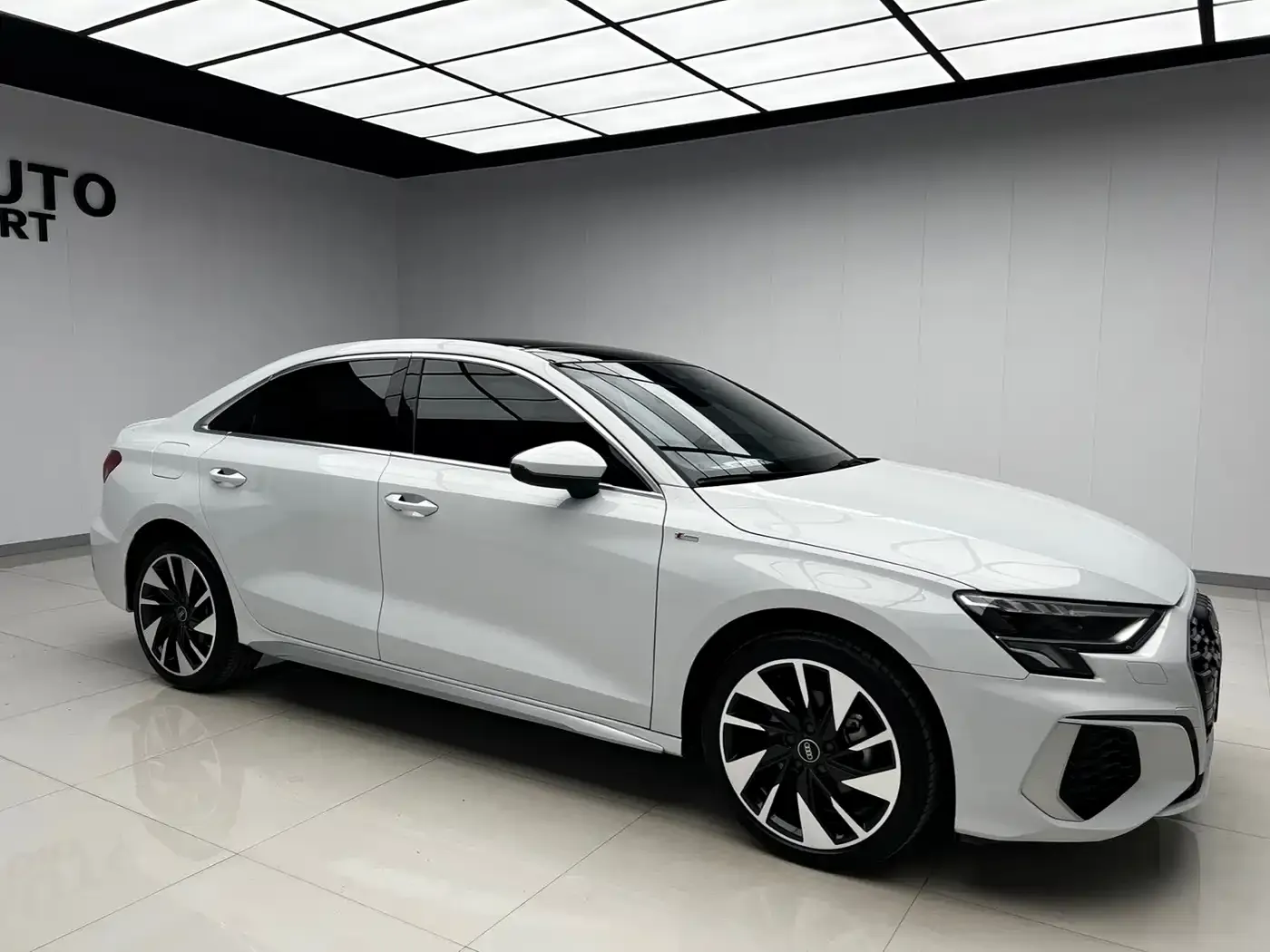 Audi A3 A3L Limousine 35 TFSI Fashion Sport 2023 — фото 3