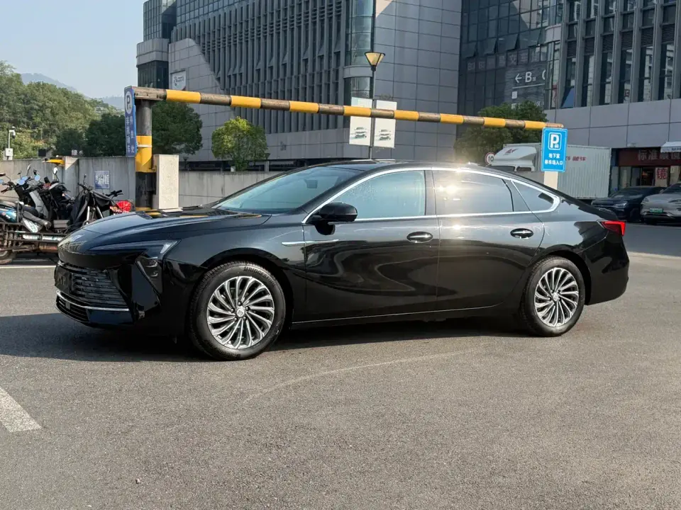 Buick LaCrosse 28T Yuezun Edition 2024