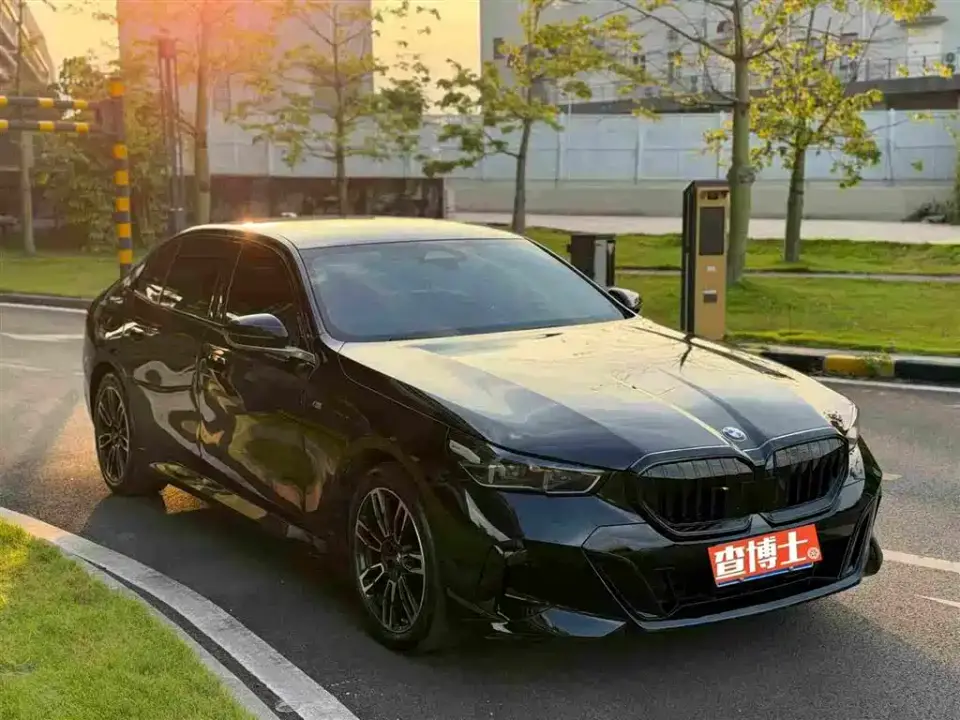 BMW 5 Series 530Li Leading M Sport Package 2024