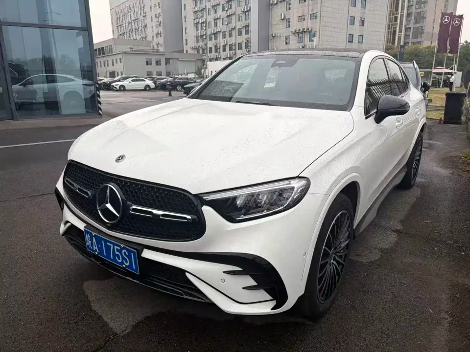 Mercedes-Benz GLC Coupe Model GLC 300 4MATIC Coupe SUV 2024